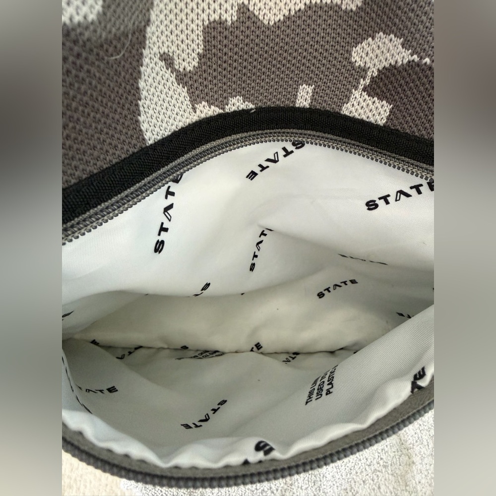 STATE Kids Kane Camo Backpack 15L GUC - Picture 10 of 13
